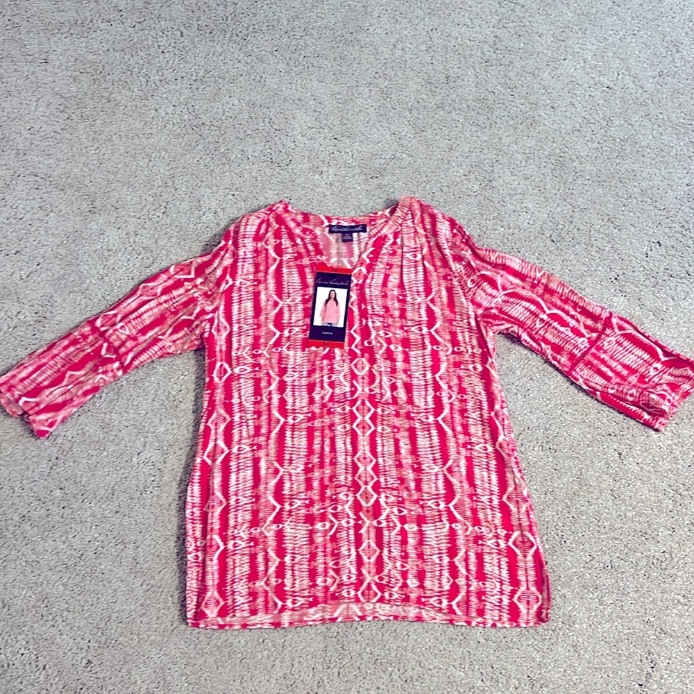 NWT Gloria Vanderbilt hot pink and white ikat orint tunic with bell sleeves